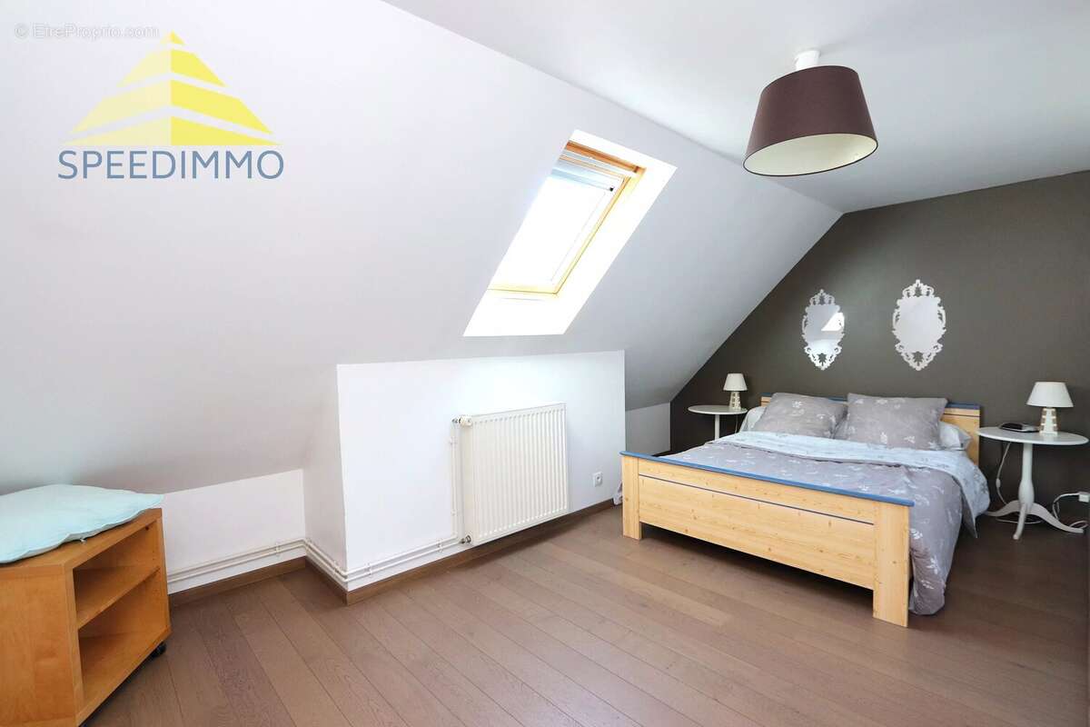 Maison à MANDRES-LES-ROSES