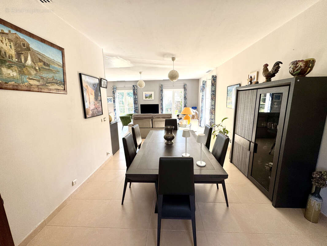 Maison à LA MOTTE-D'AIGUES