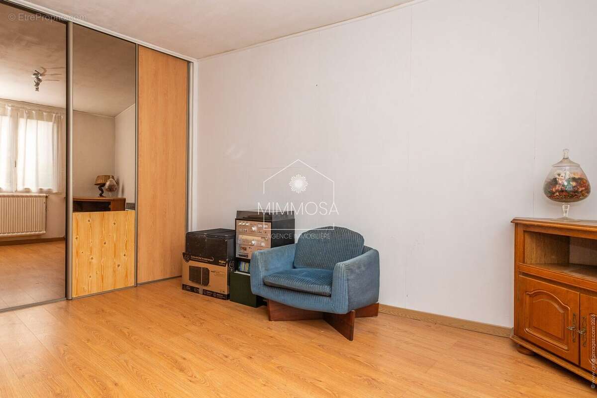 Appartement à LES PAVILLONS-SOUS-BOIS