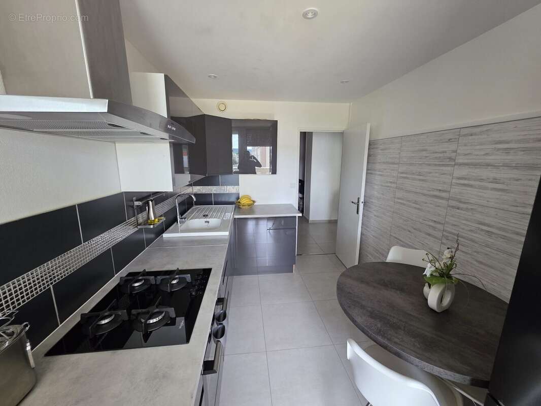 Appartement à CHENOVE