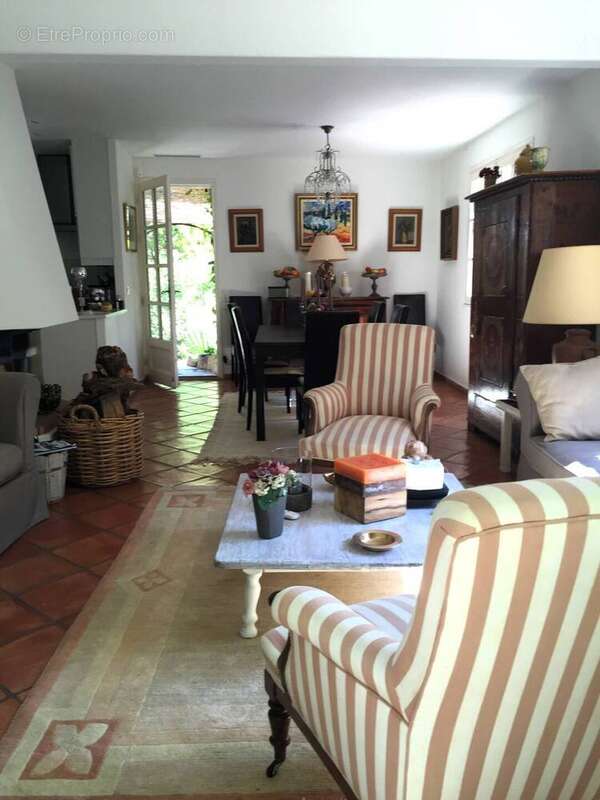 Maison à MONTFERRAT