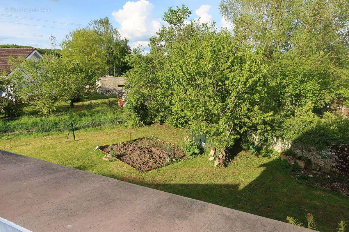 Appartement à AUXON-DESSUS