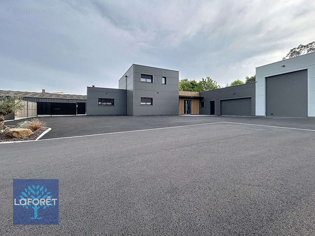 Maison à SAINT-BRICE-EN-COGLES