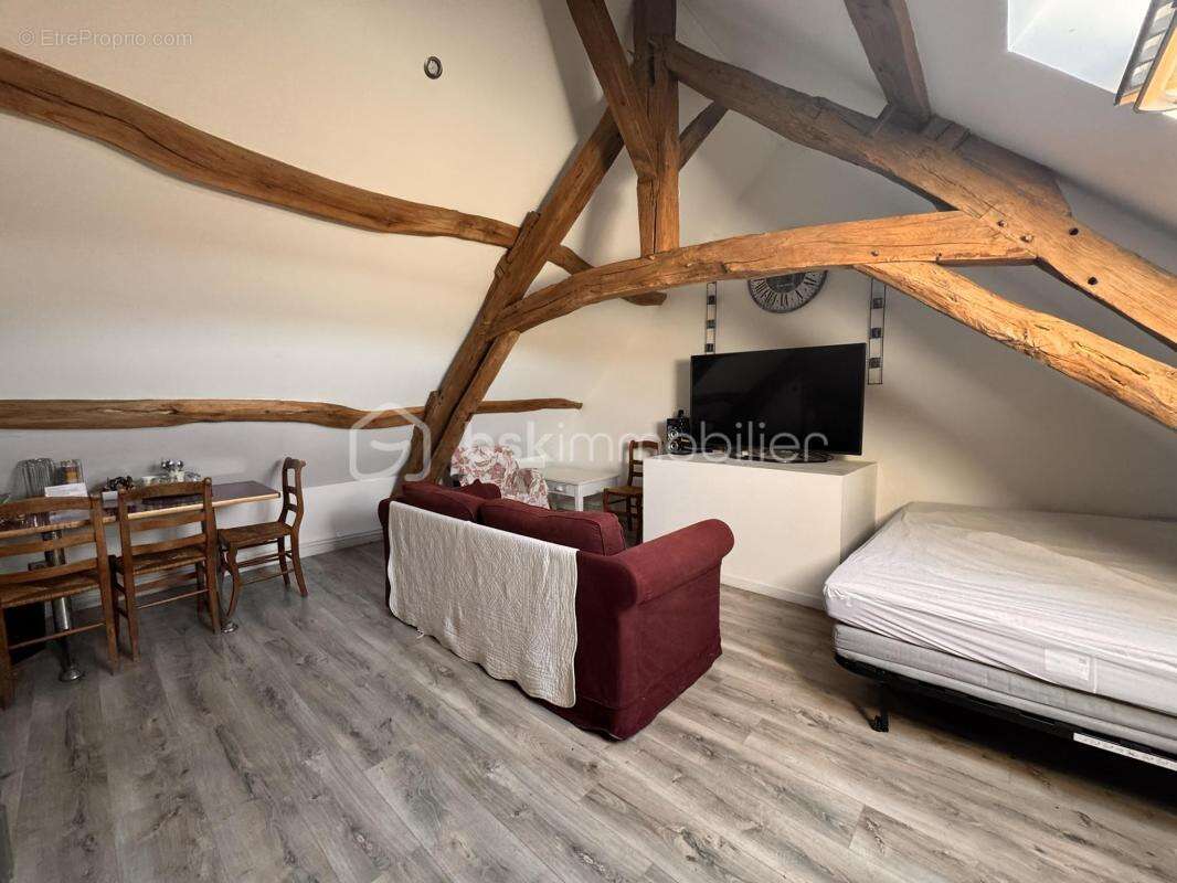 Propriété familiale de 265 m2 avec dépendances - 12 pièces - 9 chambres - photo 9