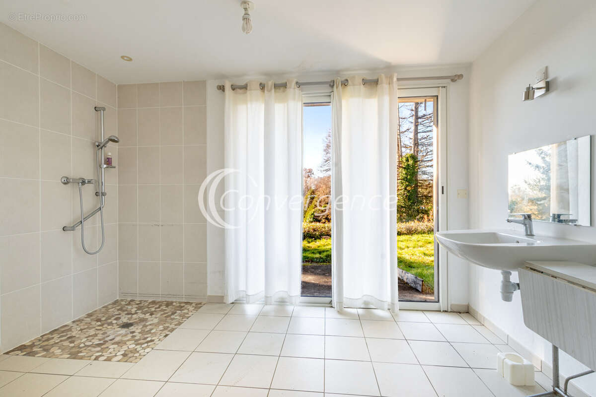 Maison à SAINT-GERMAIN-LES-BELLES