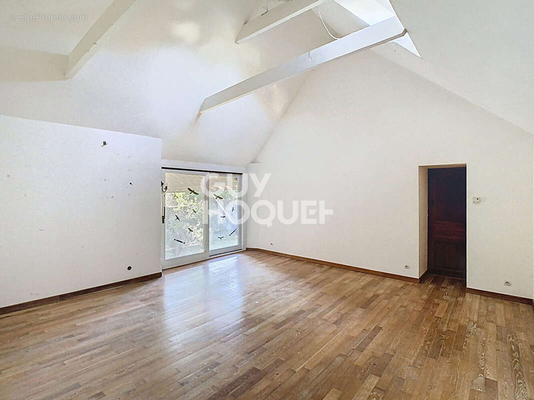 Maison à FRESNOY-LA-RIVIERE