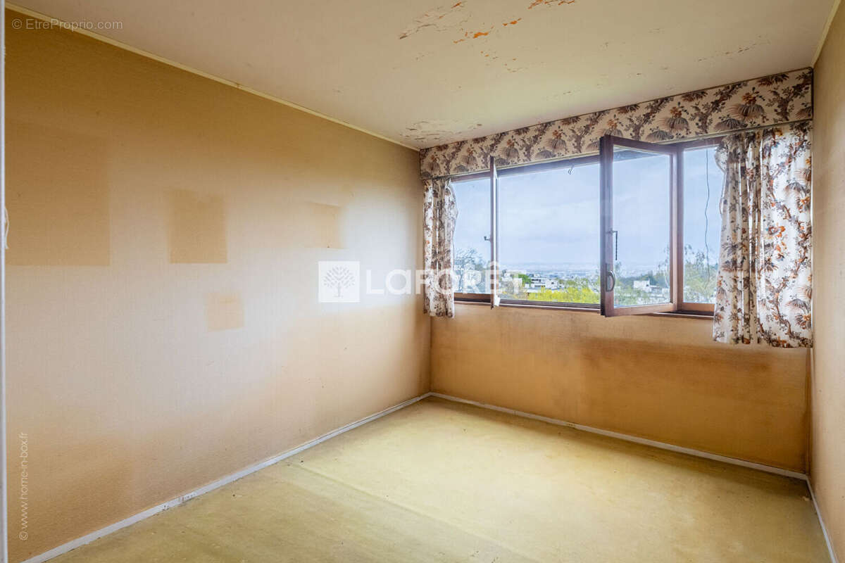 Appartement à LA CELLE-SAINT-CLOUD