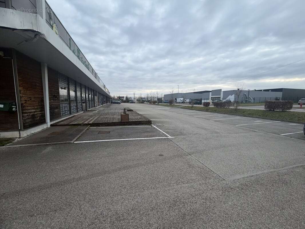 Commerce à VILLECHETIF