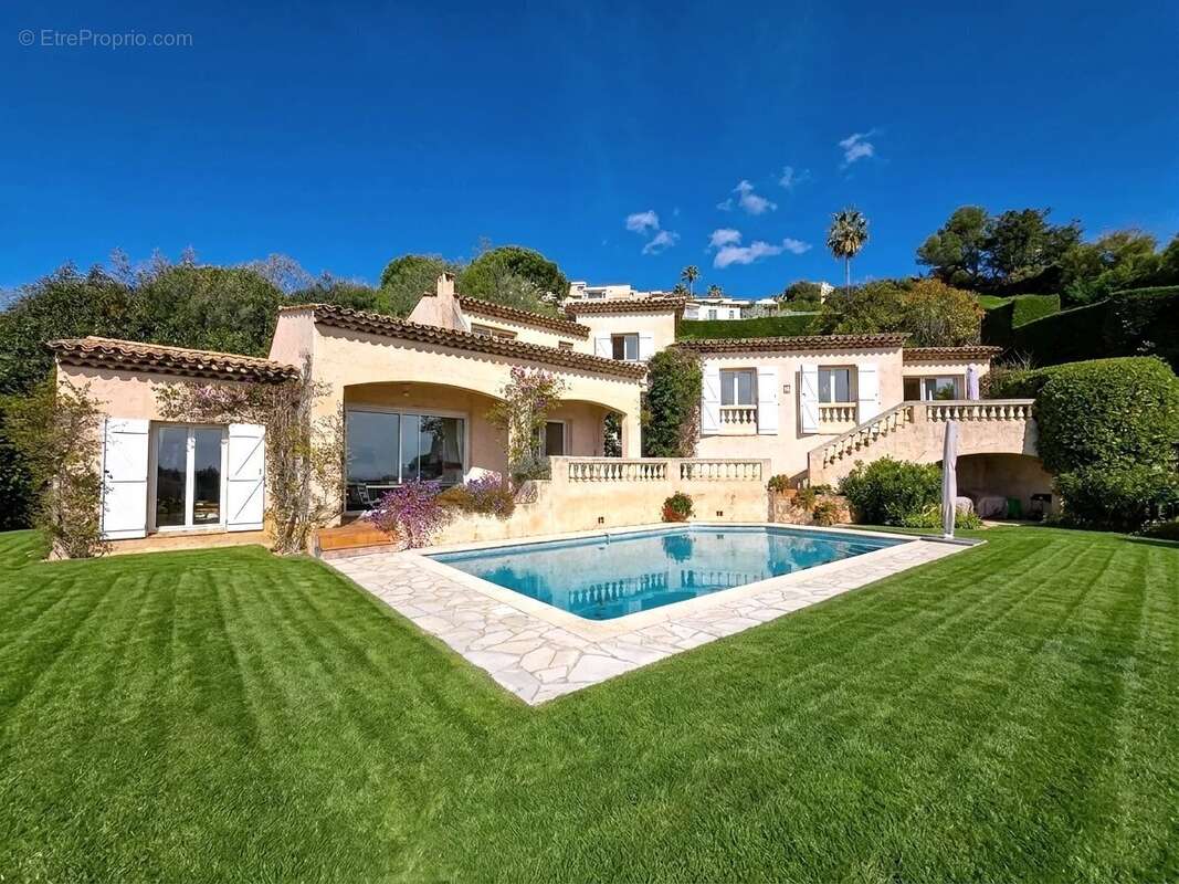 Maison à MANDELIEU-LA-NAPOULE