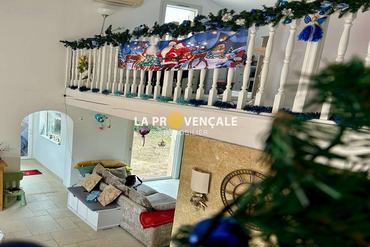 Maison à POURRIERES