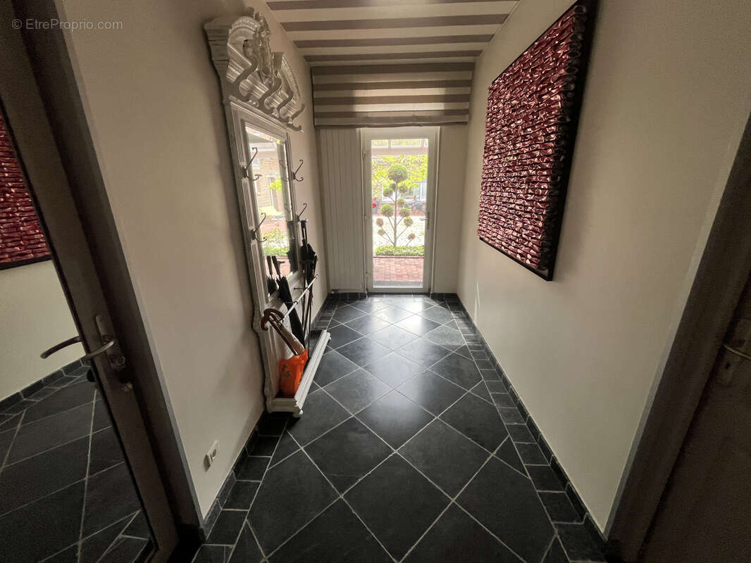 Proche ARRAS - Propriété de 392m2 habitables entièrement rénovée - photo 23
