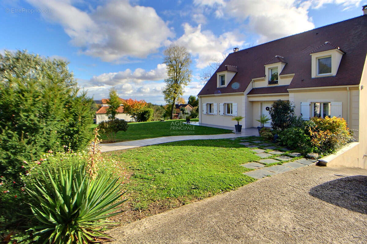 Maison à VAUX-SUR-SEINE