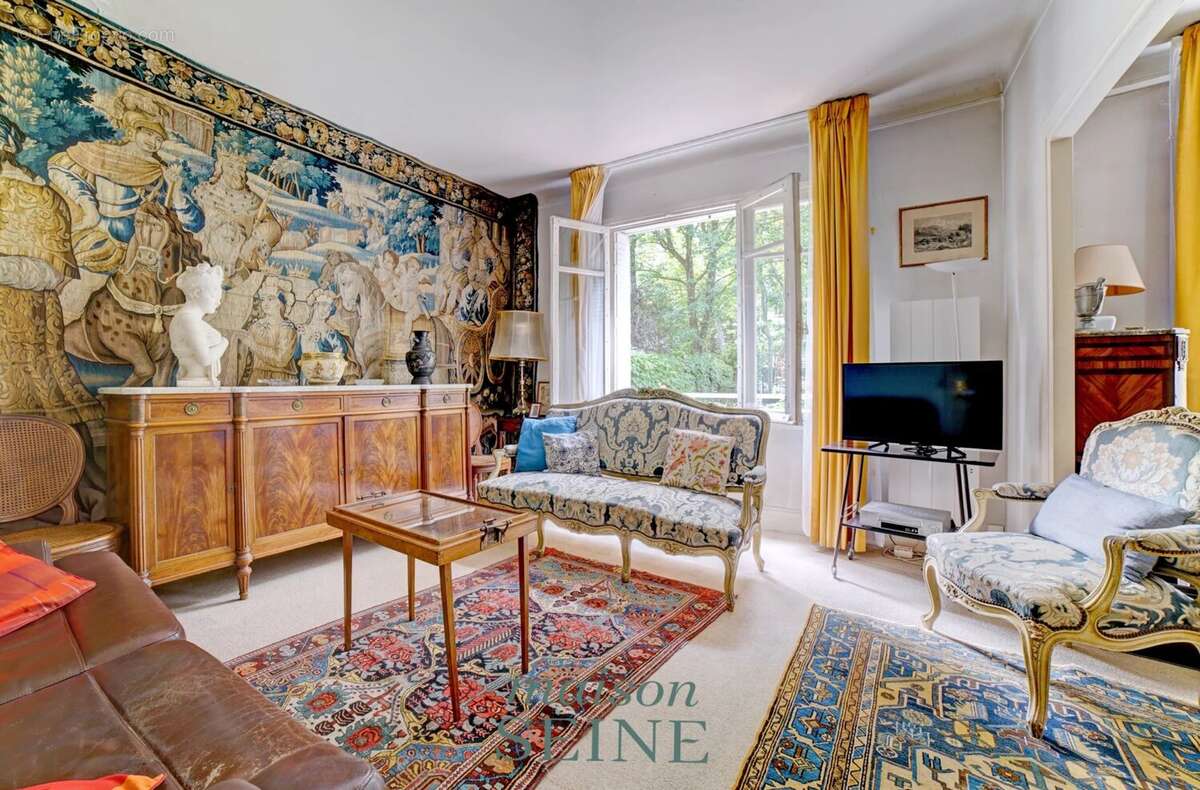 Appartement à NEUILLY-SUR-SEINE