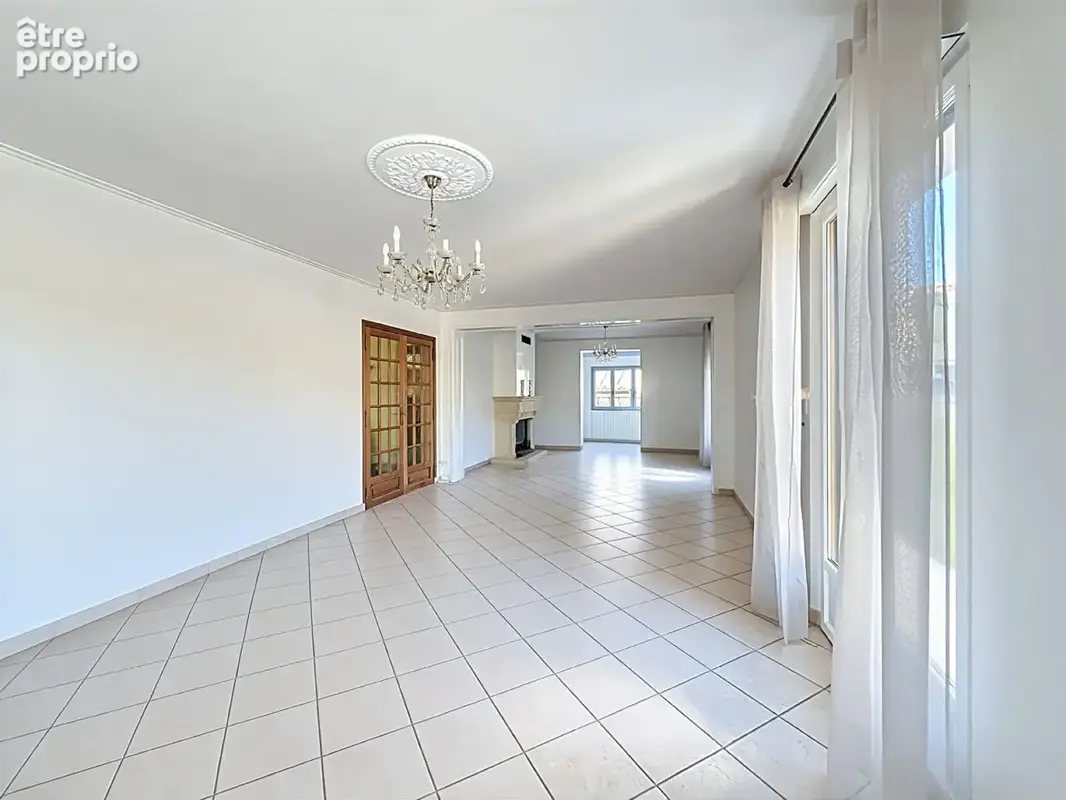 Maison de vigneron de 215 m²  volumes généreux et fort potentiel - photo 3