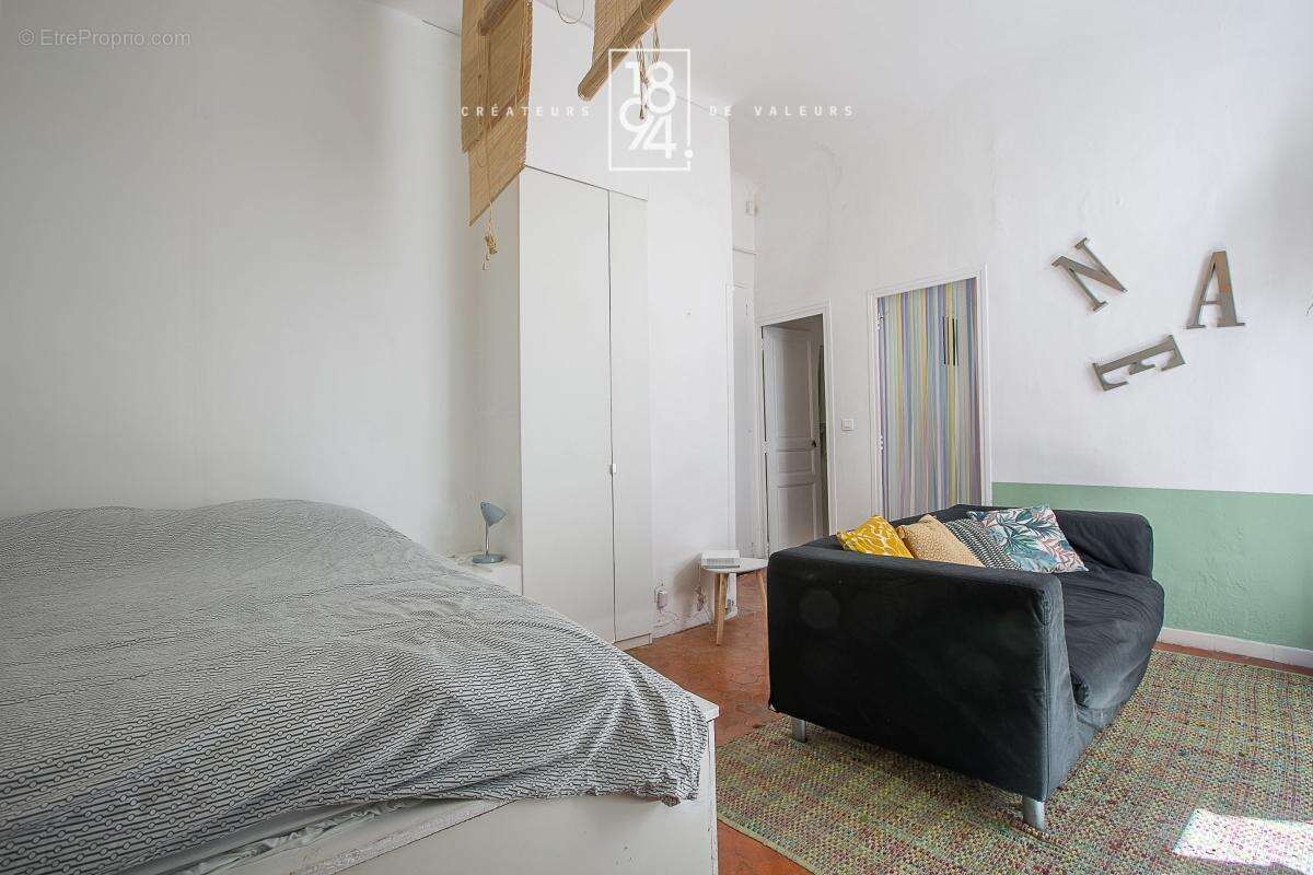 Appartement à MARSEILLE-1E