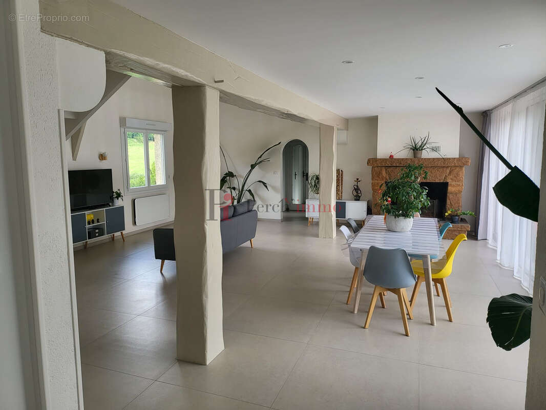 Maison à BONNETABLE