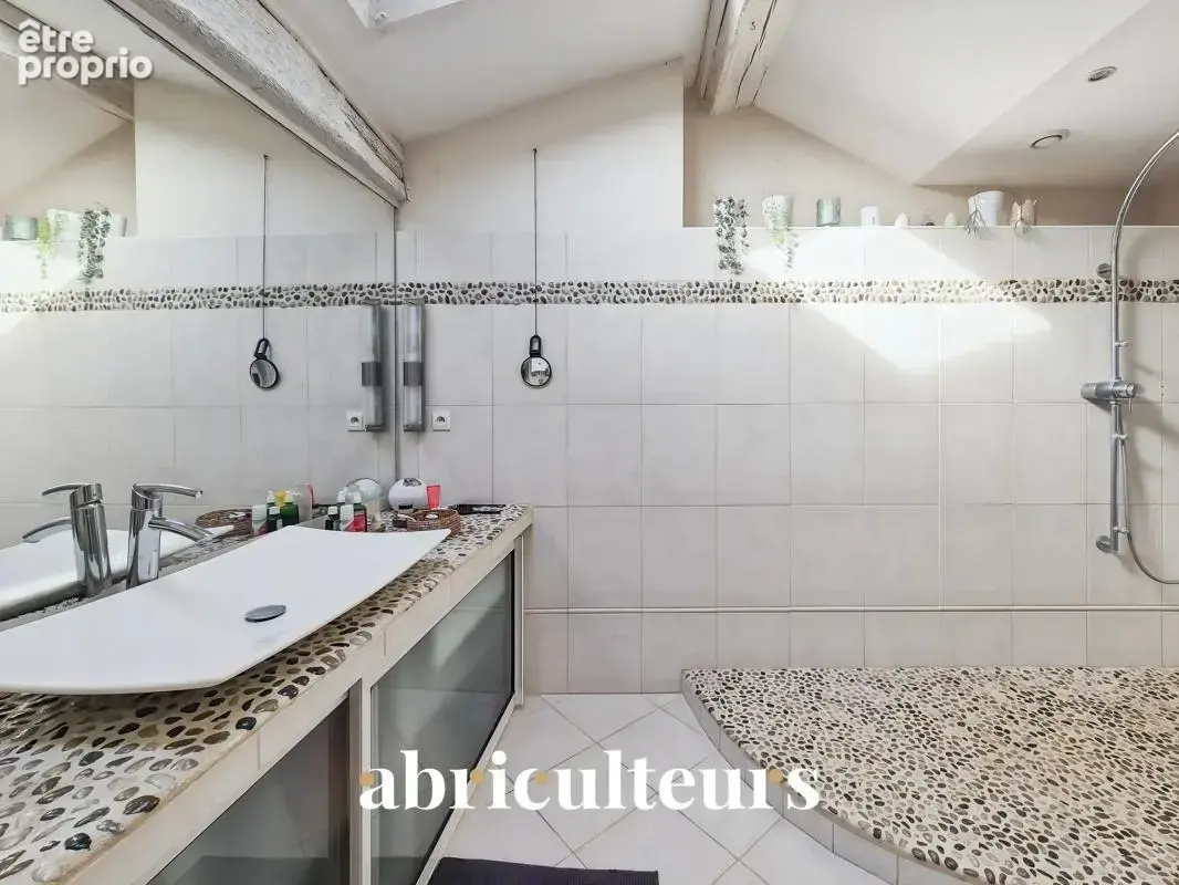 Superbe duplex dans une petite copropriété de caractère en vente à Saintes (17100) - photo 9