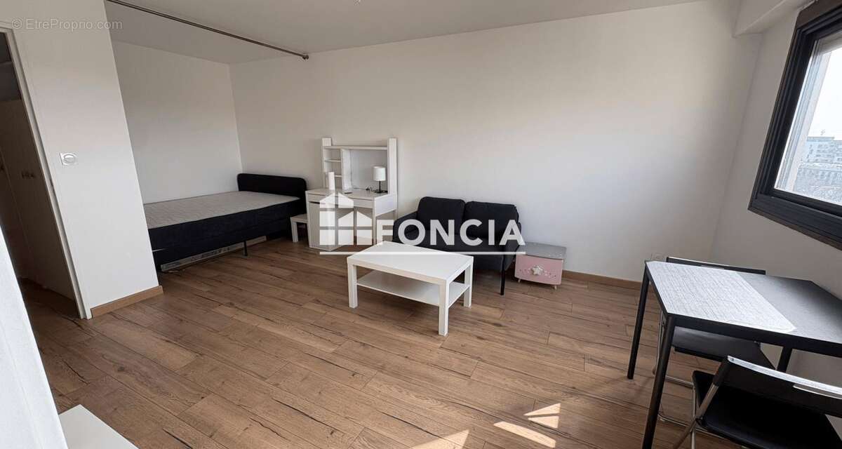 Appartement à FRESNES