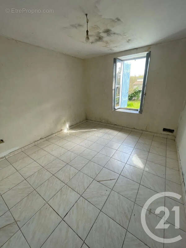 Maison 175 m² à La Clotte  - photo 5