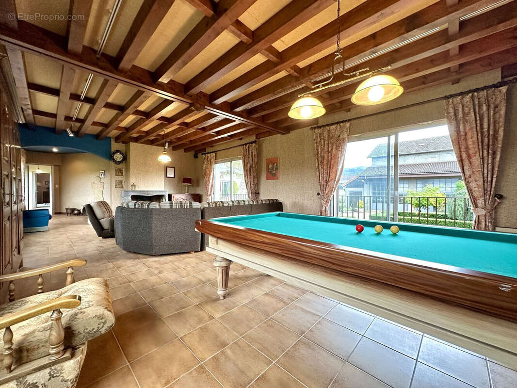Maison 424 m² à Ambert  - photo 8