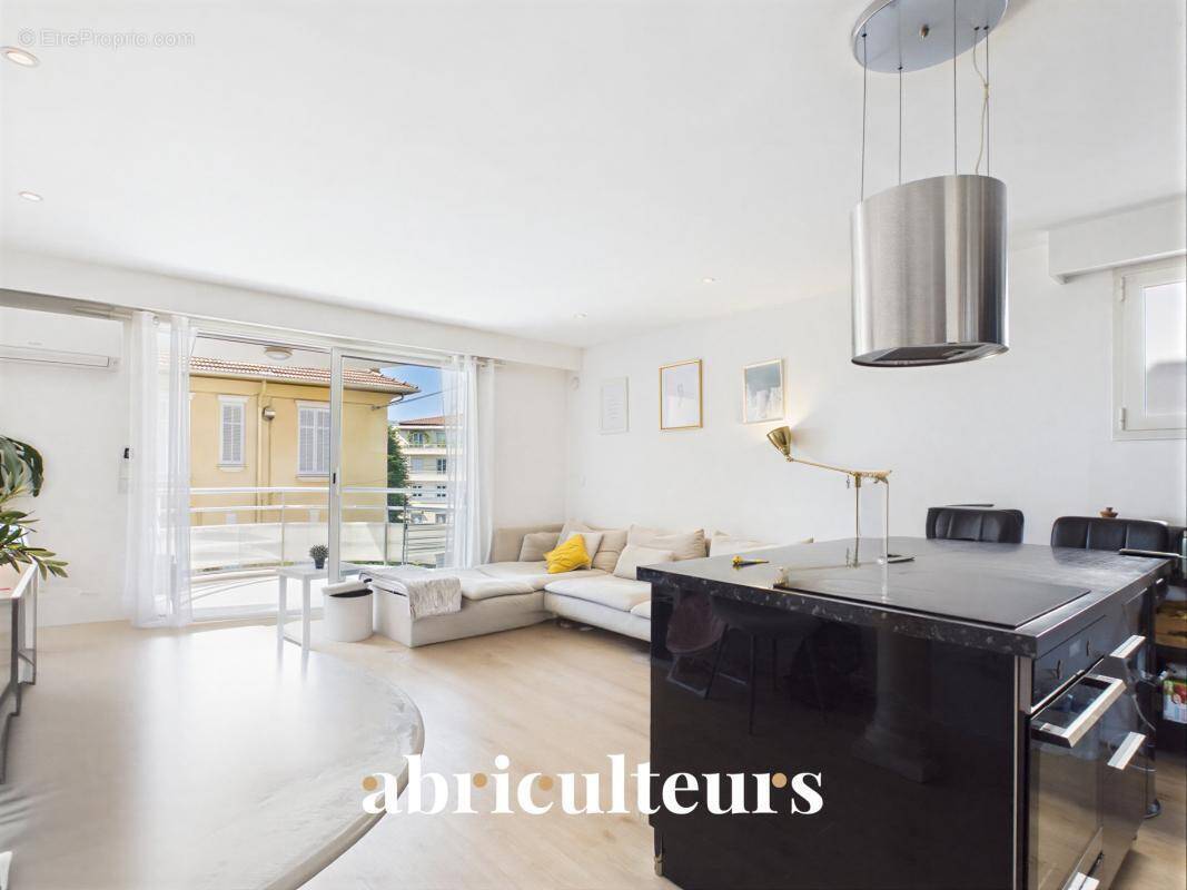Appartement à LE CANNET