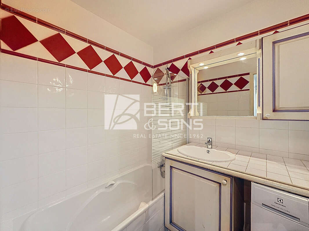 Appartement à MANDELIEU-LA-NAPOULE