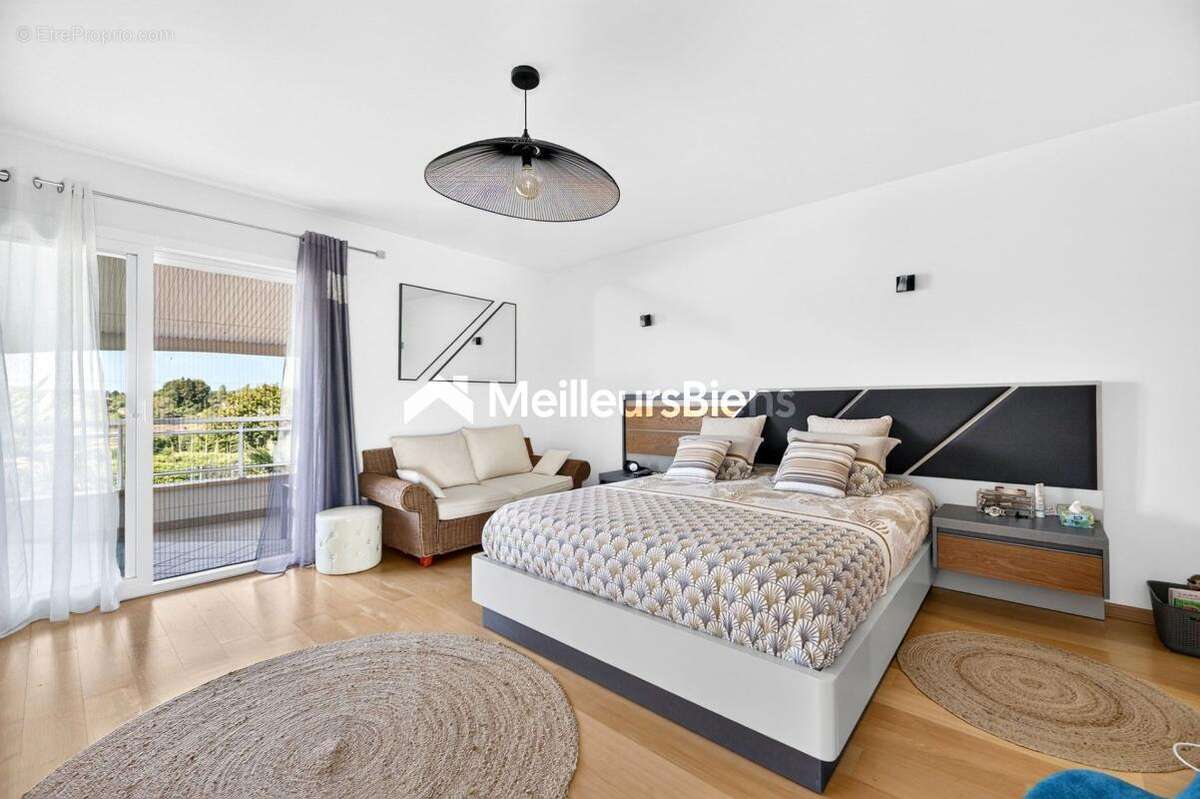 Maison contemporaine 287m2 - 5 chambres - Terrain 2512m2 - DPE A - photo 12