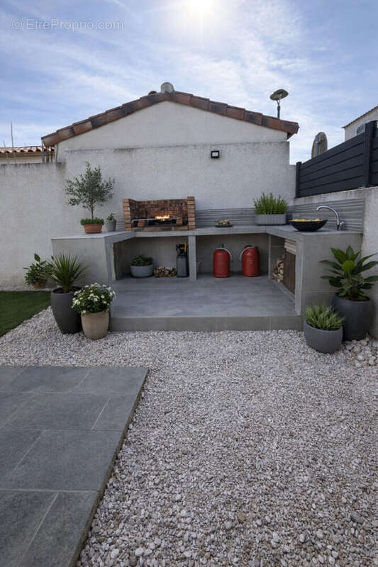Maison à MOUSSAN