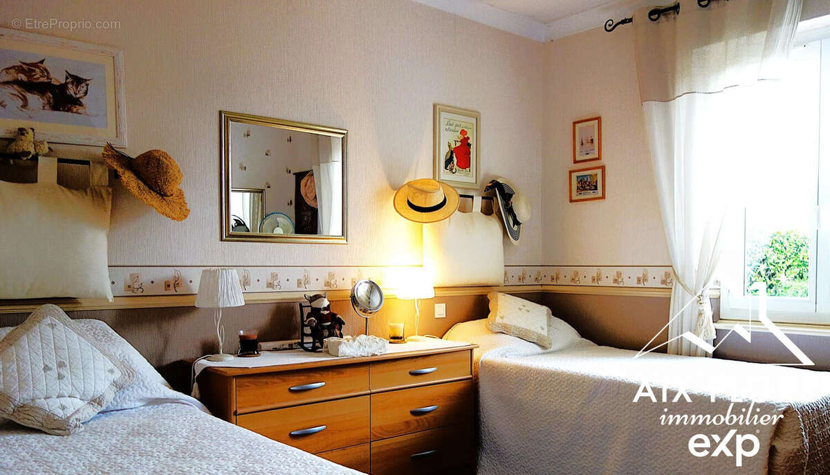 Maison à ENTRECHAUX