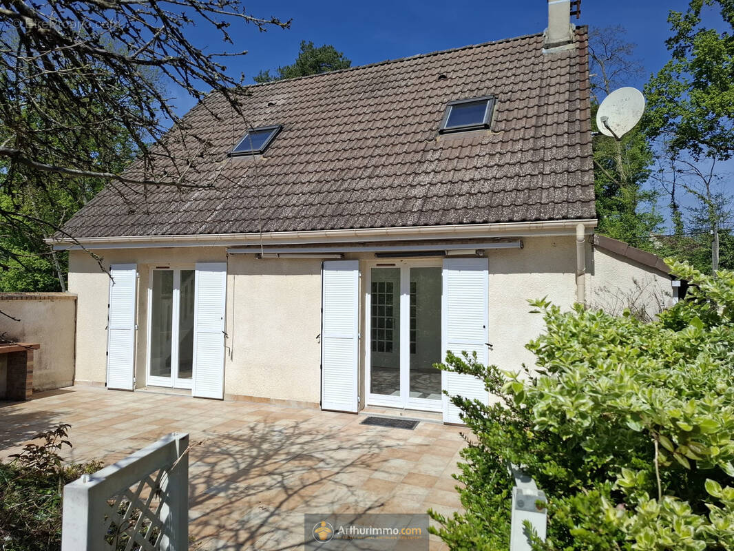 Maison à CRECY-LA-CHAPELLE