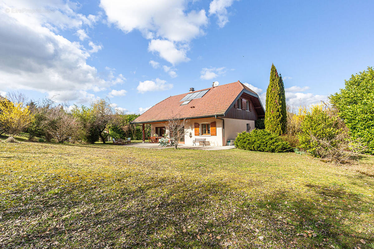 Maison à CUVAT