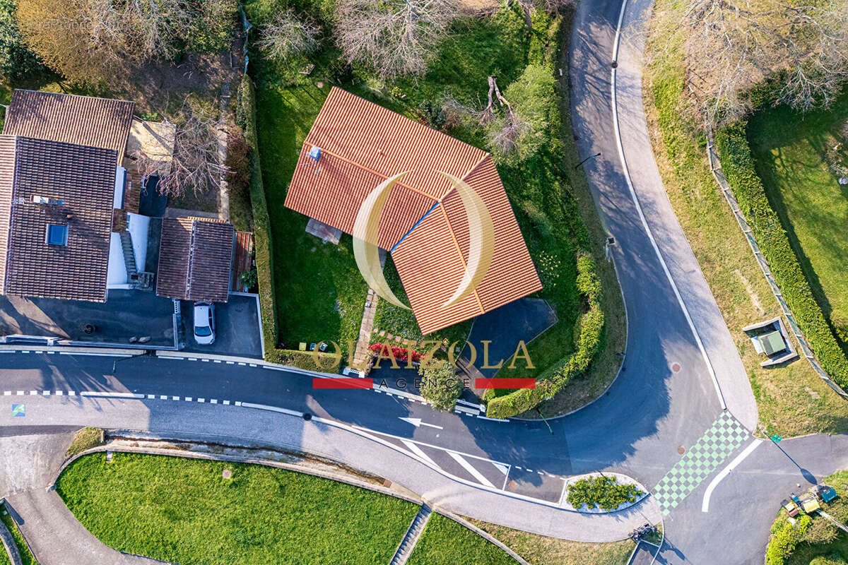 Maison à BASSUSSARRY