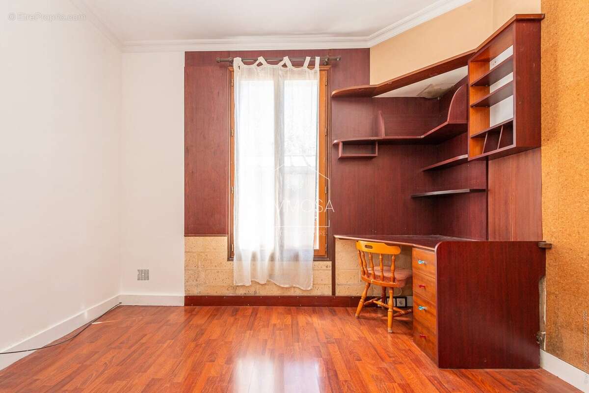 Appartement à LES PAVILLONS-SOUS-BOIS