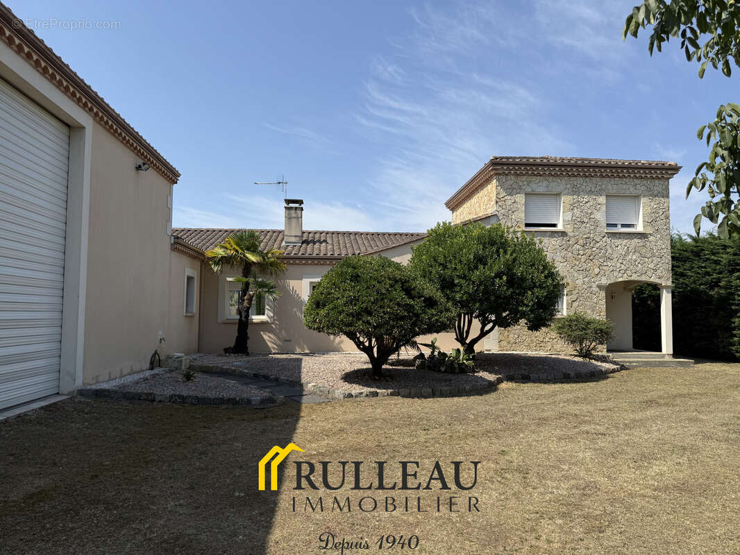 15 km de bordeaux- villa familiale de 227 m2 sur beau terrain de 3244 m2 avec terrain constructible - photo 2