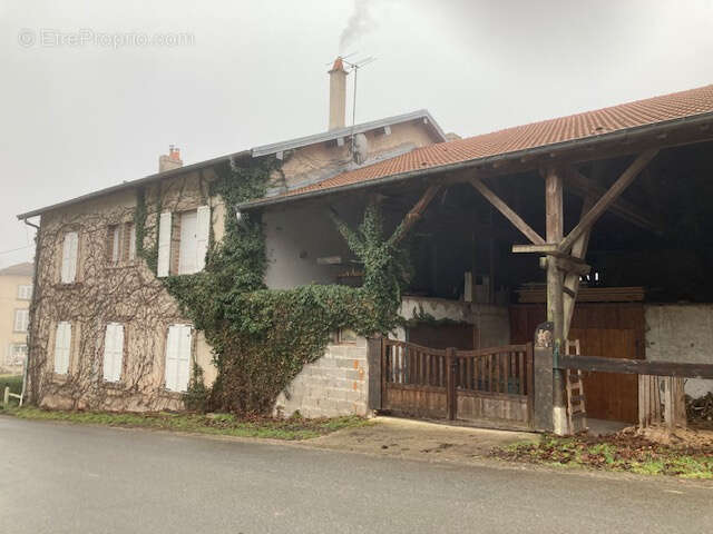 Maison à BREMENIL