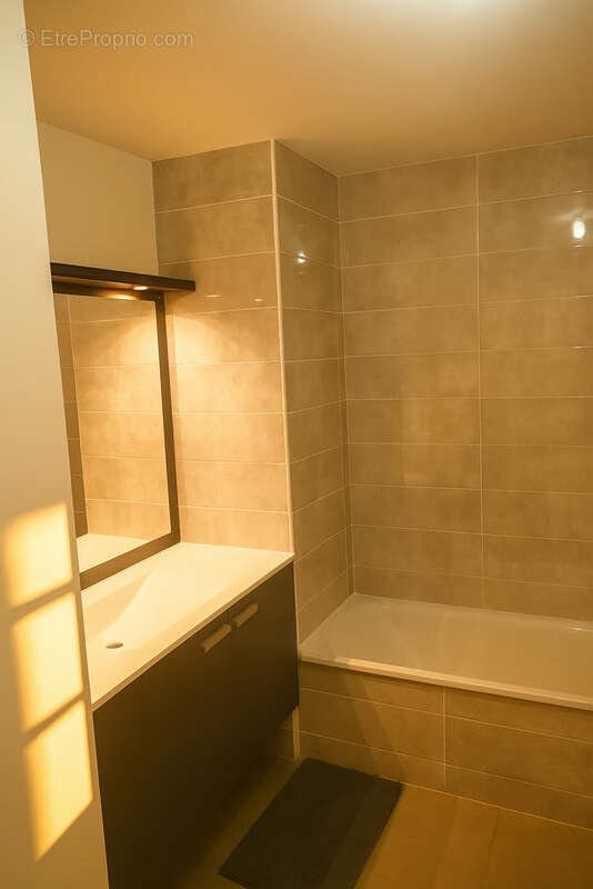 Appartement à BEAUZELLE