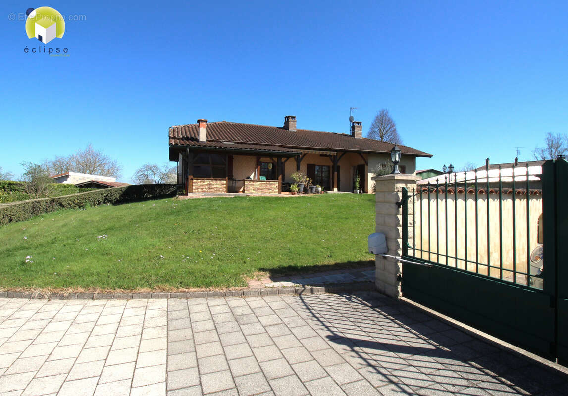 Maison à CONFRANCON