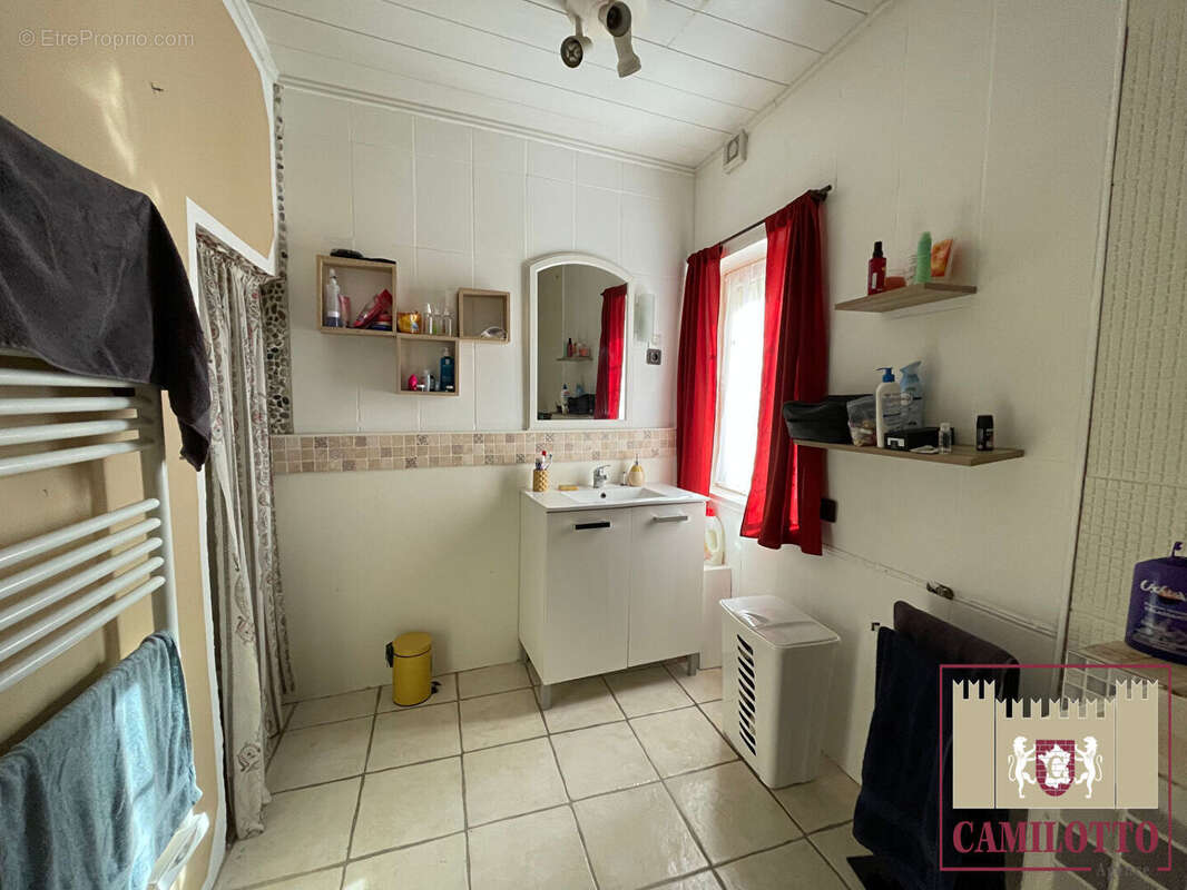 Appartement à FAVEROLLES