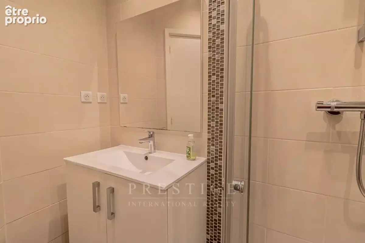 Vieille Antibes, 4 pièces en duplex rénové & meublé - photo 21