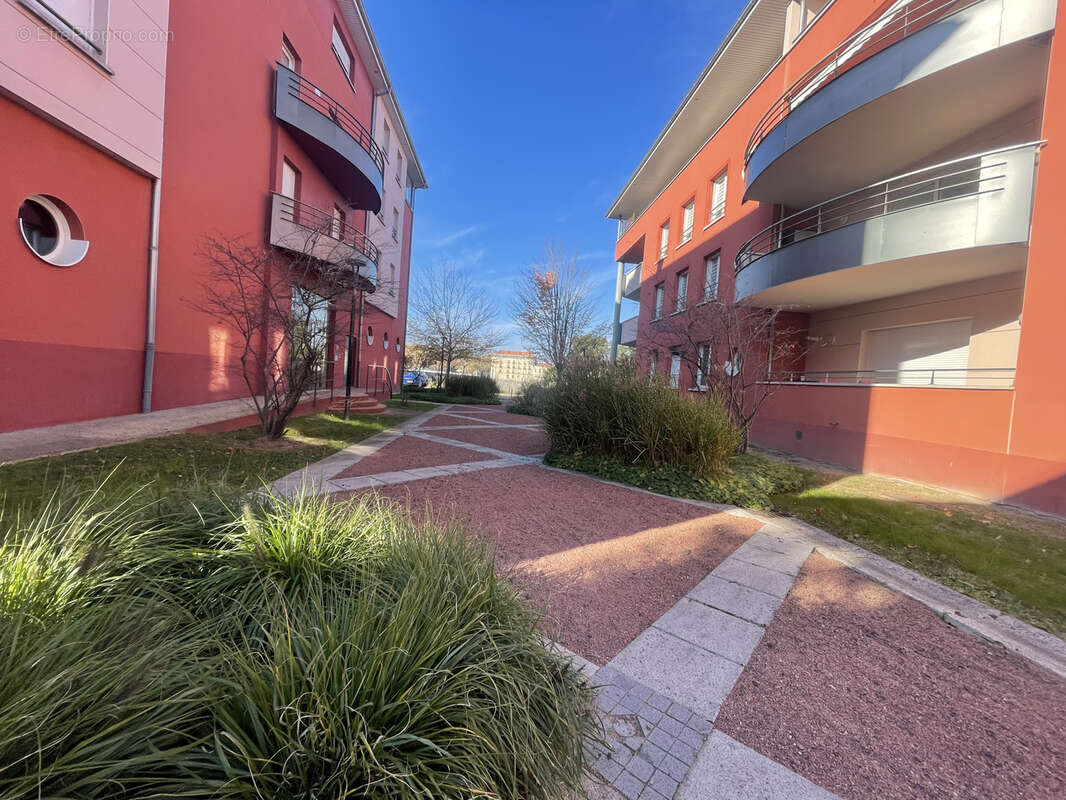 Appartement à LE COTEAU