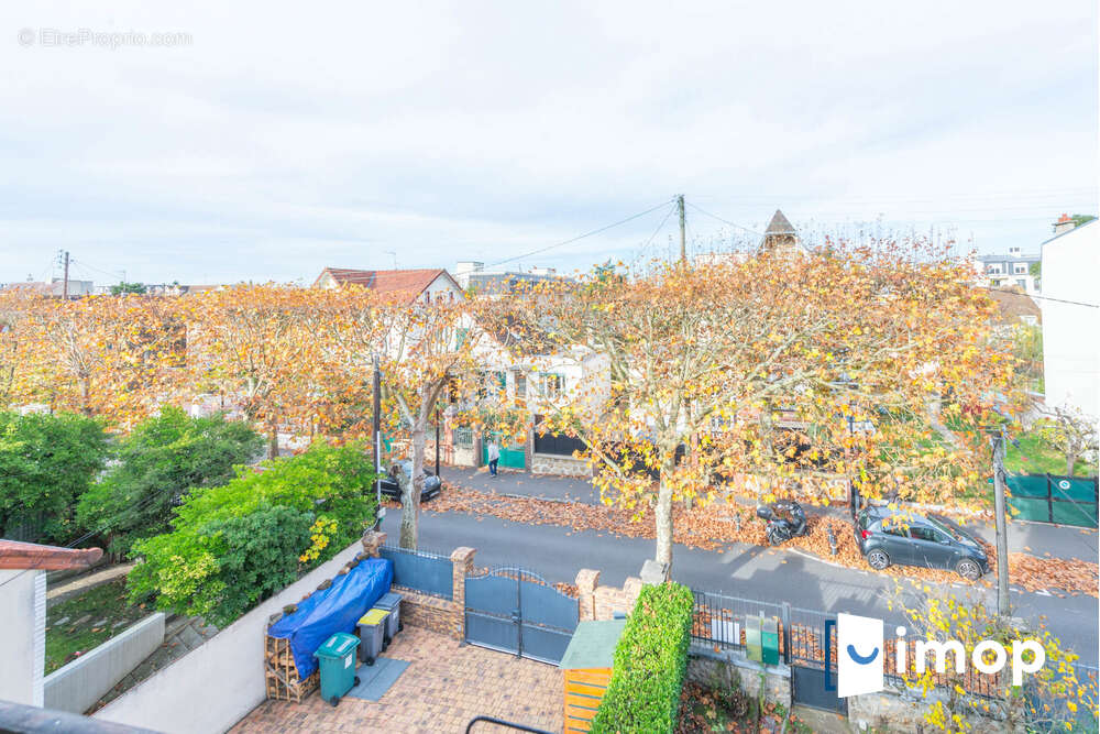 Appartement à SARTROUVILLE