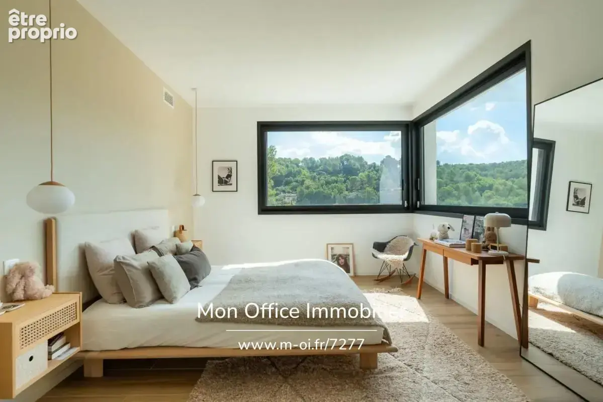 Référence : 7277-ABO - Maison contemporaine de 240 m² avec piscine et vue dégagée – Saint-Marc-Jaumegarde - photo 7