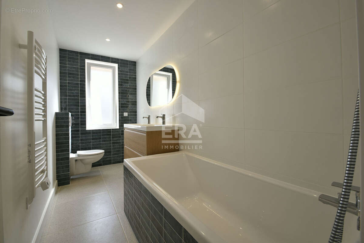 Maison à NEAUPHLE-LE-VIEUX