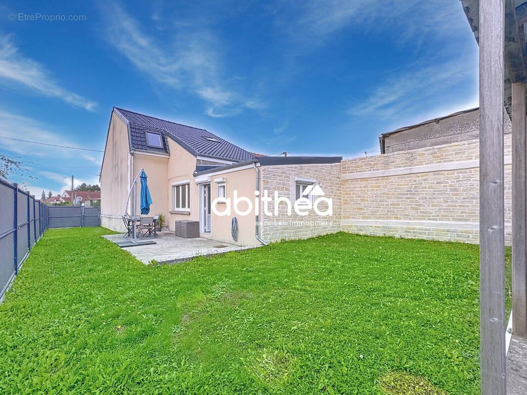 Maison à MAISNIL-LES-RUITZ