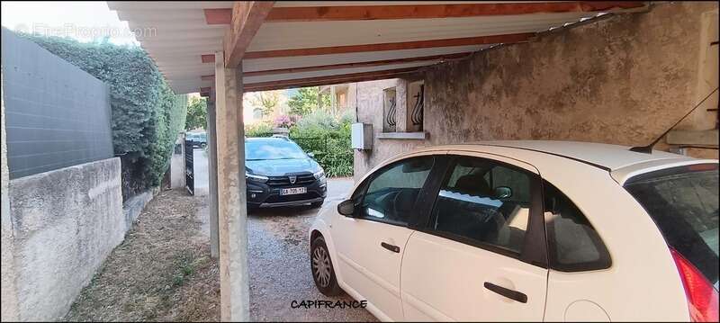 DIGNE-LES-BAINS 04000 A VENDRE Maison traditionnelle avec 2 appartements, terrain plat et clos, garage et cave - photo 24