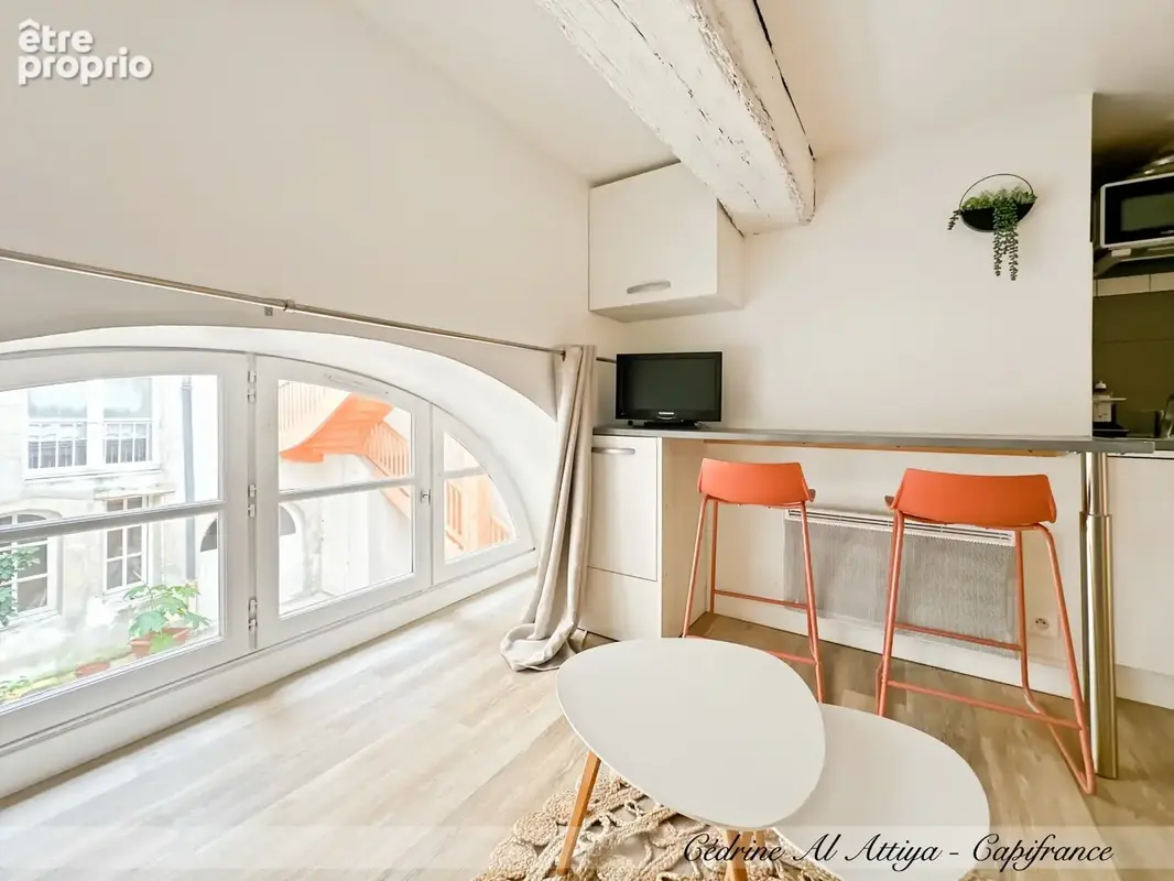 LA ROCHELLE, centre historique, STUDIO MEUBLÉ et rénové de 16m2, 1er étage, local à vélos - photo 14