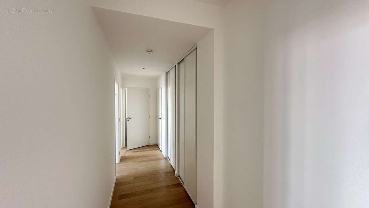 Appartement à SURESNES