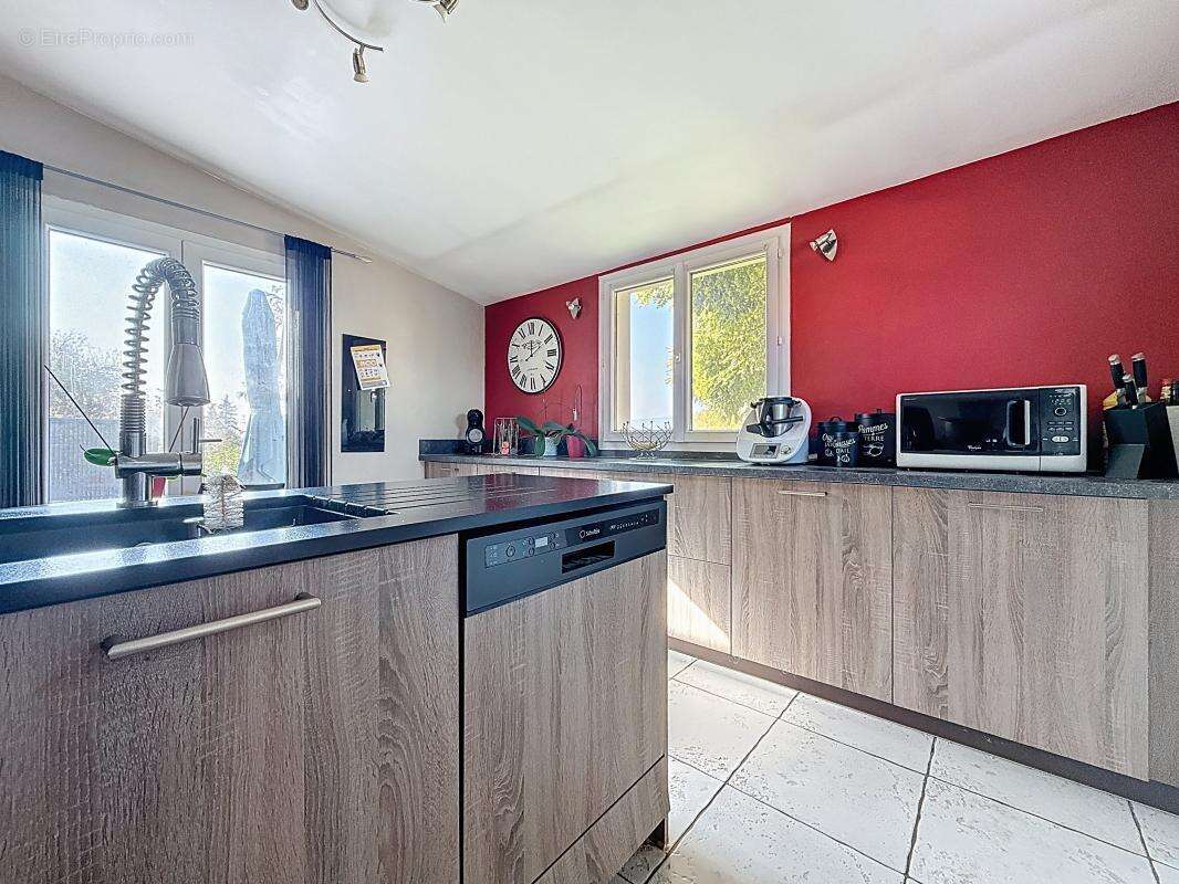 Maison à SALAISE-SUR-SANNE