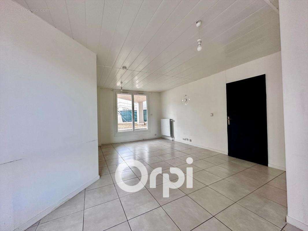 Appartement à SAINT-MARTIN-D&#039;HERES