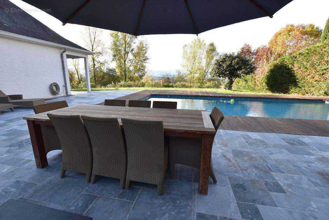 Maison 8 pièces avec piscine – SERRES MORLAAS (64) - photo 5